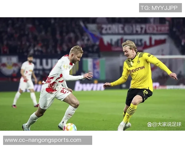 多特蒙德宣布与34岁门将迈尔续约至2027年,继续为球队贡献力量 多特蒙德宣布与34岁门将迈尔续约至2027年,继续为球队贡献力量