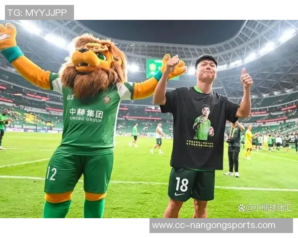 方昊长传单刀机会被铲失国安后场传球失误引发险情 方昊长传单刀机会被铲失国安后场传球失误引发险情